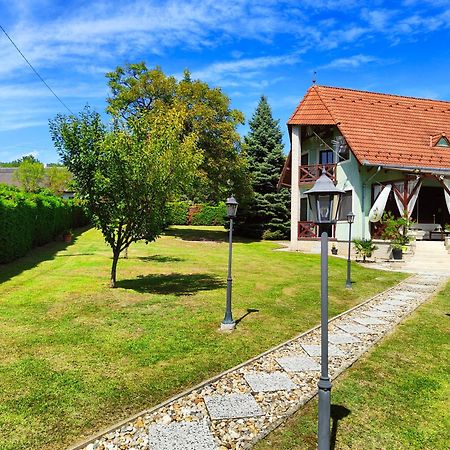 Appartamento Balaton Garden Balatongyörök Esterno foto